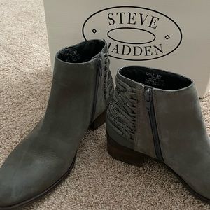 Steve Madden Grey Nubuck Bootie size 6.5